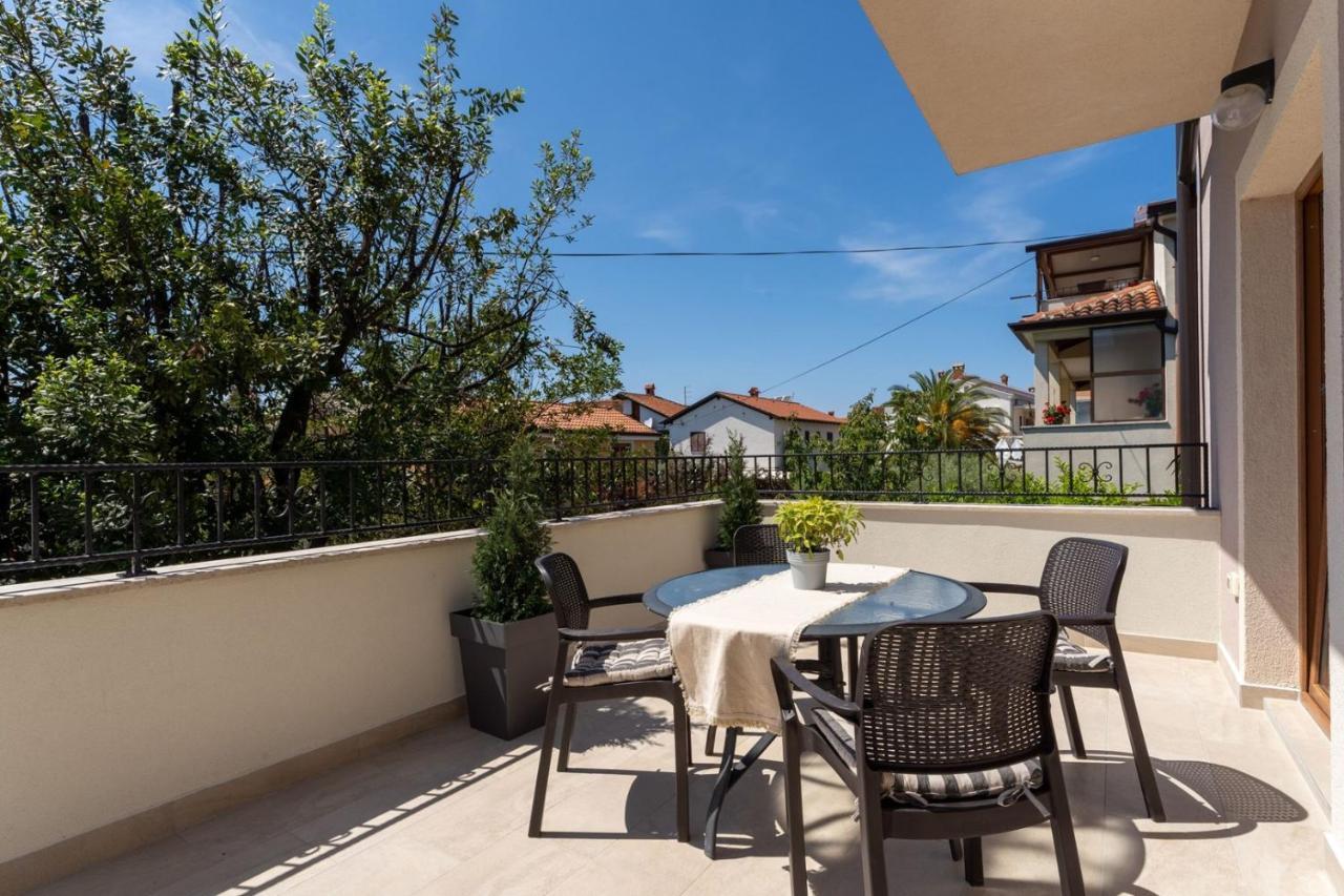 Apartments Alloro By Seeadria Agency Novigrad  Exterior photo